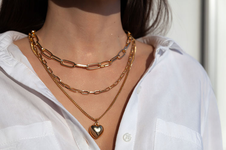 راز ماندگاری بدلیجات(چطور زیورآلات‌مان را زیباتر و ماندگارتر نگه داریم؟)